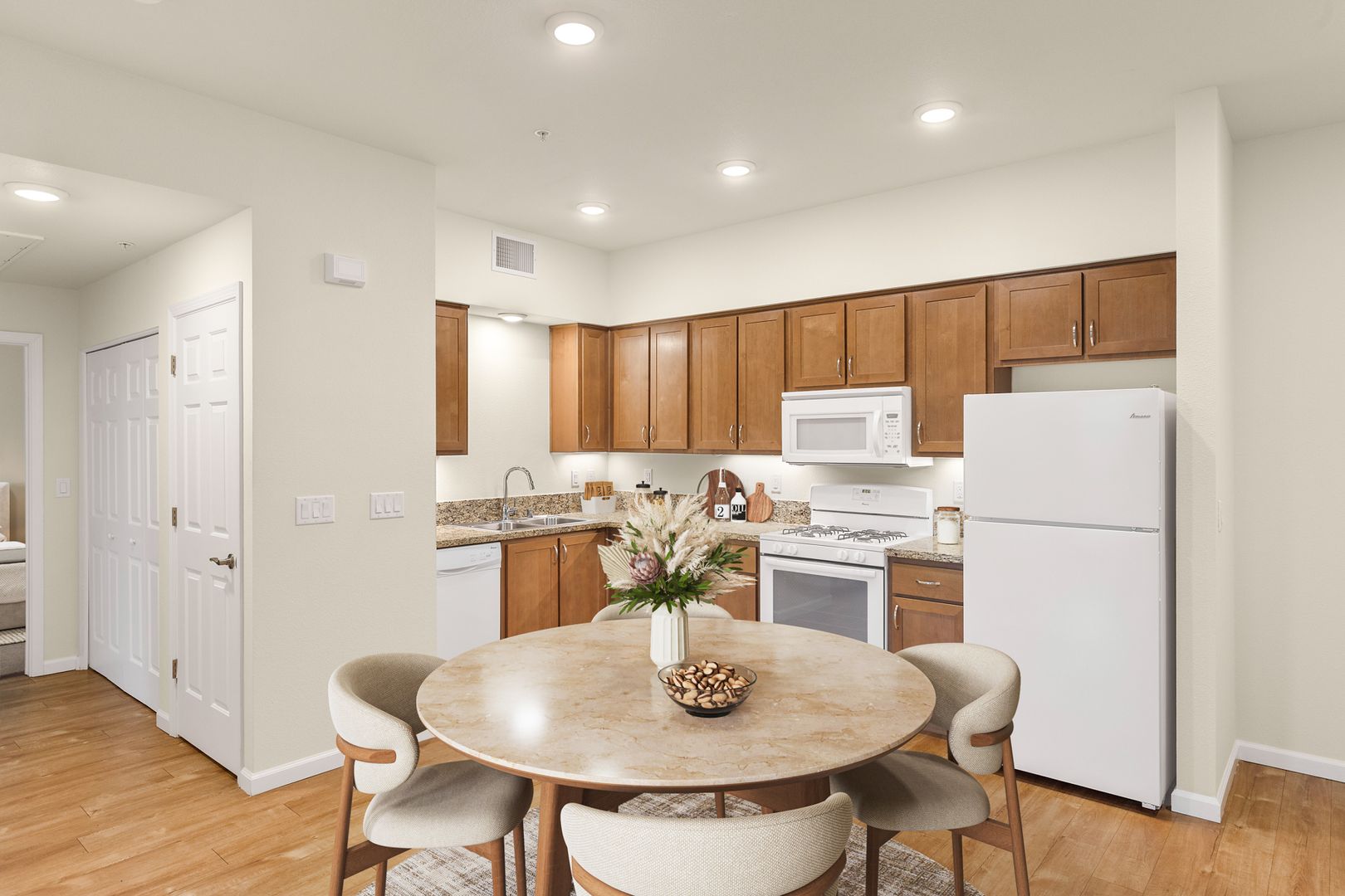 Chico Apartment: 1975 Bruce Road