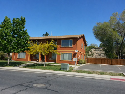 Spacious 2 Bedroom Apartment in Convenient Reno Location – photo 1