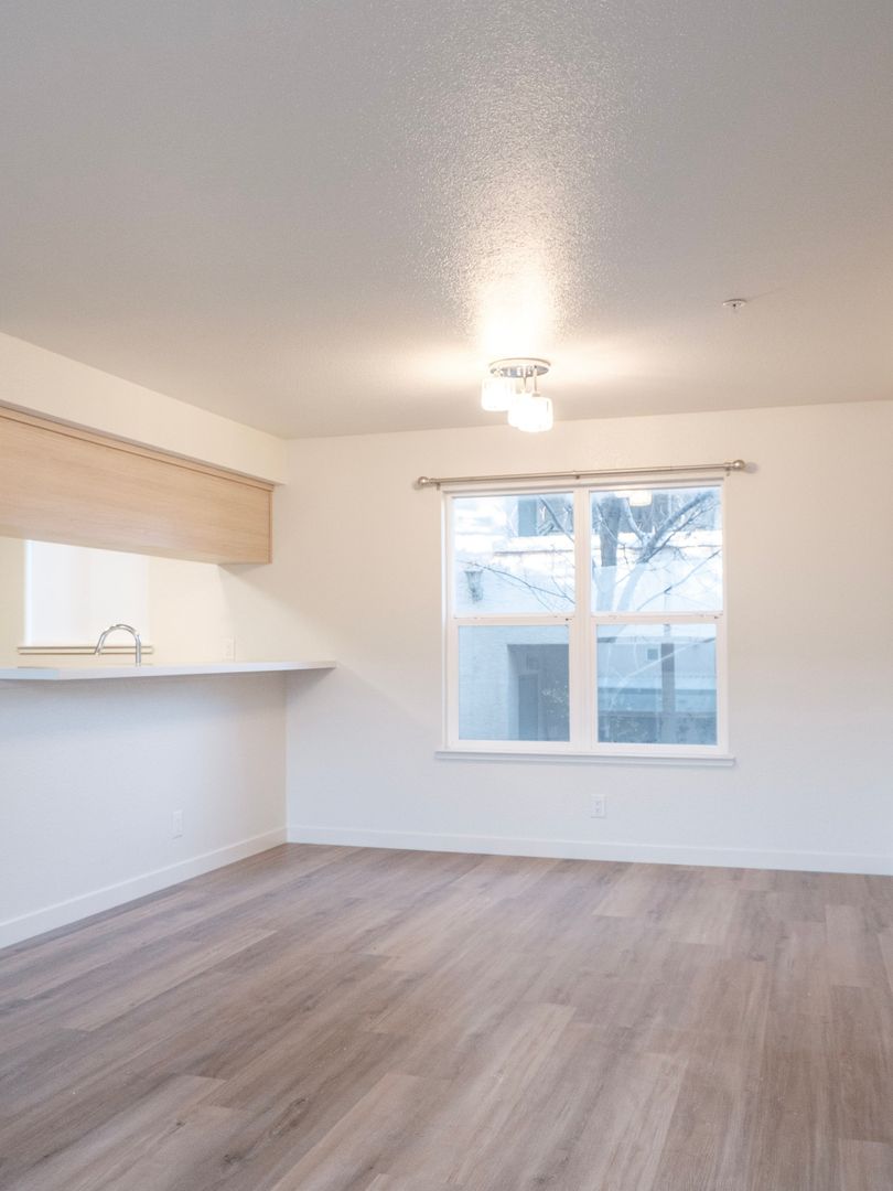 Reno Apartment: 1225 N. McCarran Blvd Bldg 1