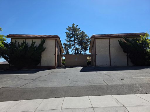 2BD/1 Bath unit near UNR – photo 1