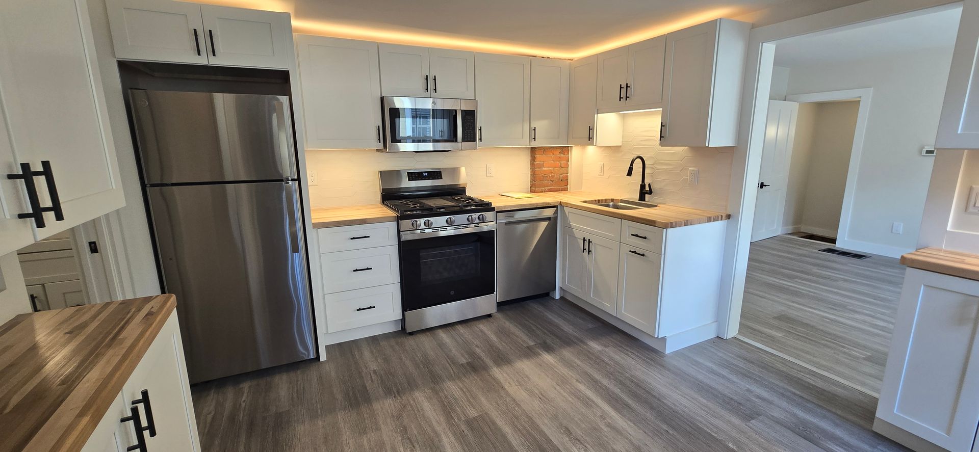 Newburyport Apartment: 6 Charles Street