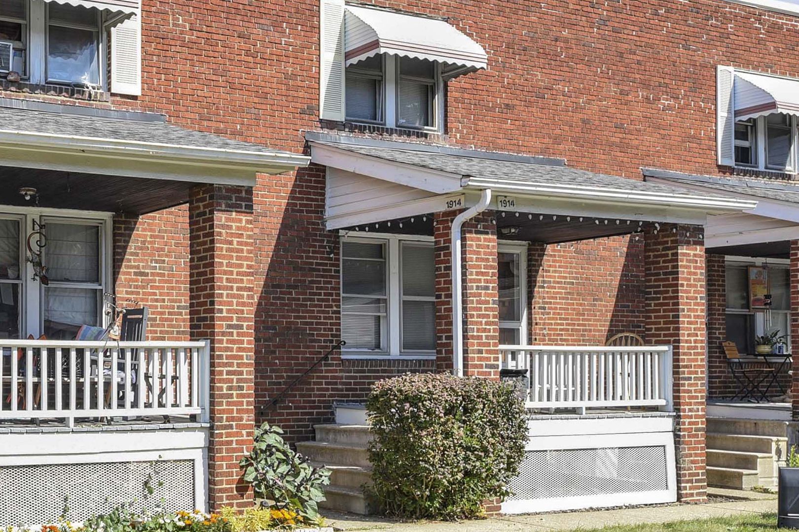 Cleveland Apartment: 1908-1922 Broadview Ct.