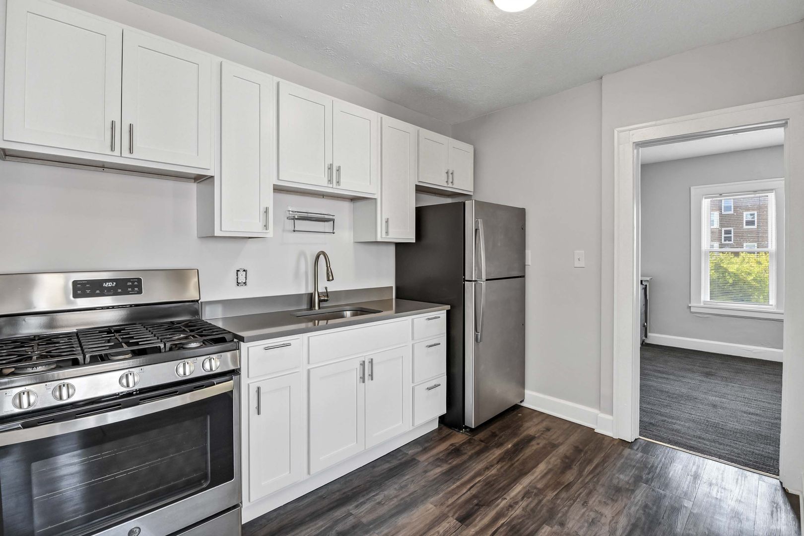 Lakewood Apartment: 12002 Lake Ave.