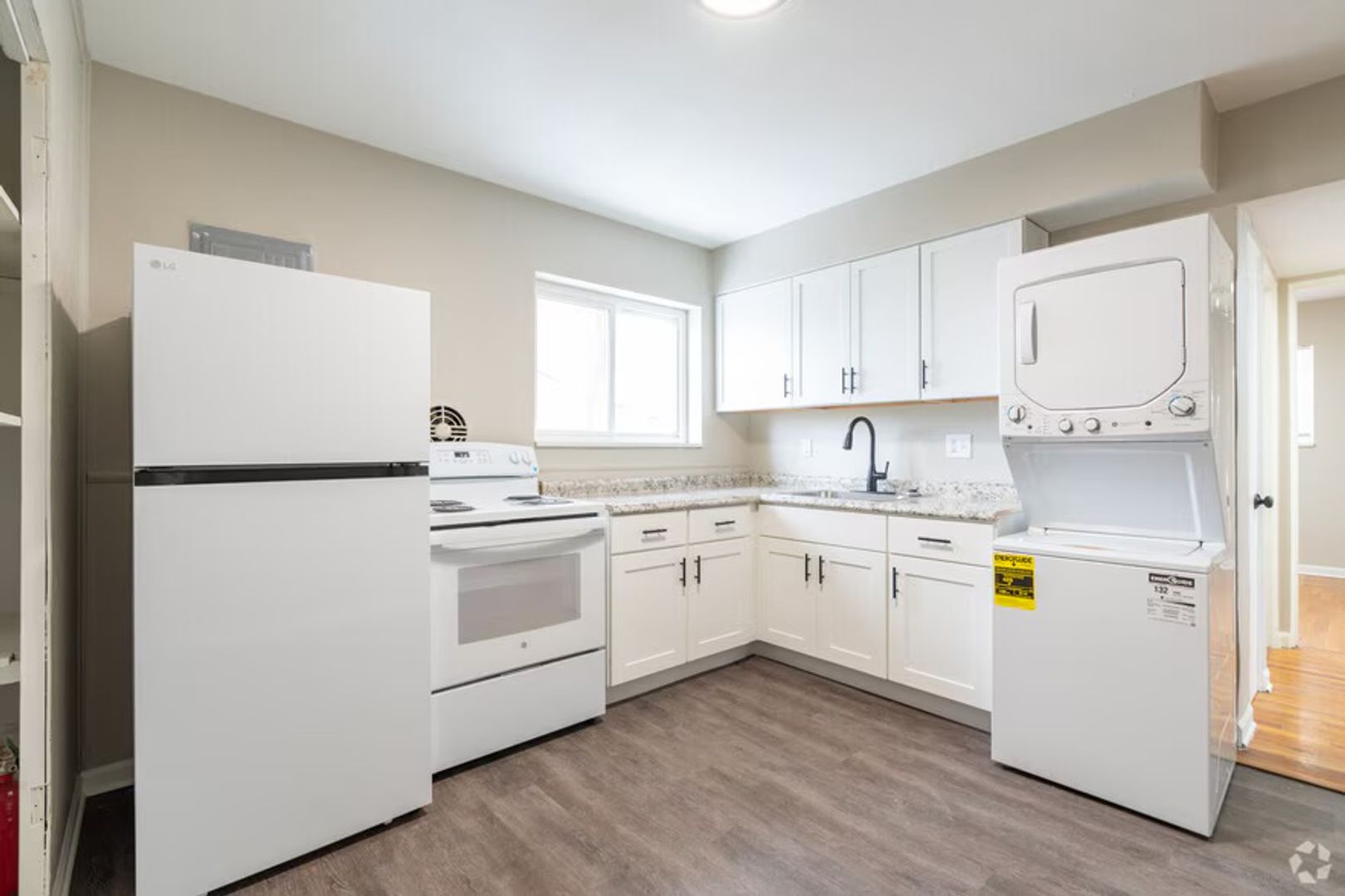 Saint Louis Apartment: 6058 Madison Ave