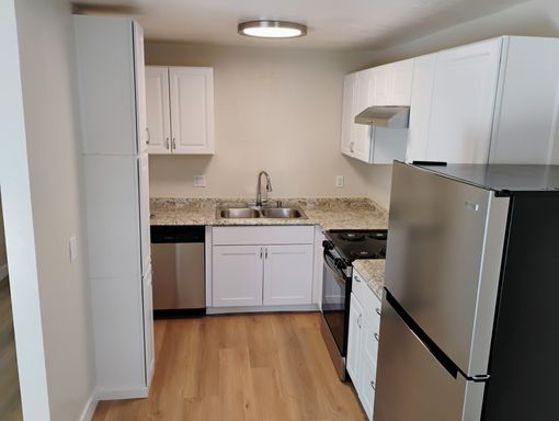 14 Days Free Rent With Immediate Occupancy! -Pine Wild Apts – photo 1