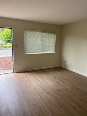 *RENT REDUCED! MOVE IN SPECIAL! -Arrowood Apartments – photo 1