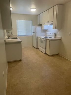 14 DAYS FREE RENT WITH IMMEDIATE OCCUPANCY! -Sebastopol Garden Apartments