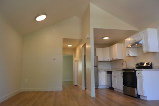 14 Days Free Rent With Immediate Occupancy! -Pine Wild Apartments – photo 1