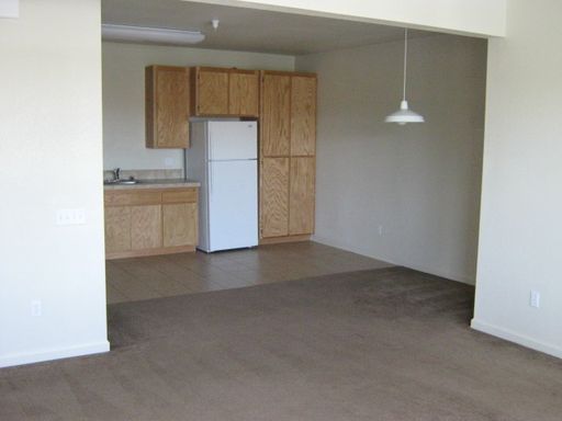 1 Bedroom 1 Bath with Garage Available! -Malibu East Apartments – photo 1