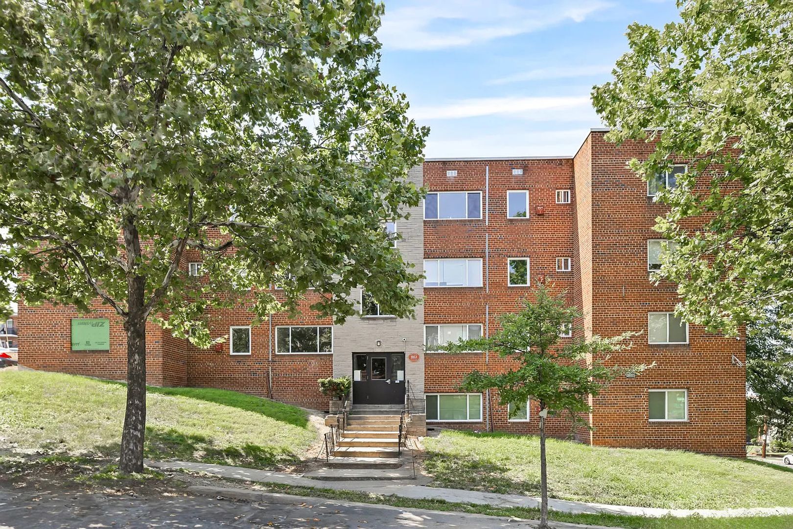 Washington Apartment: 1953 19th Place SE