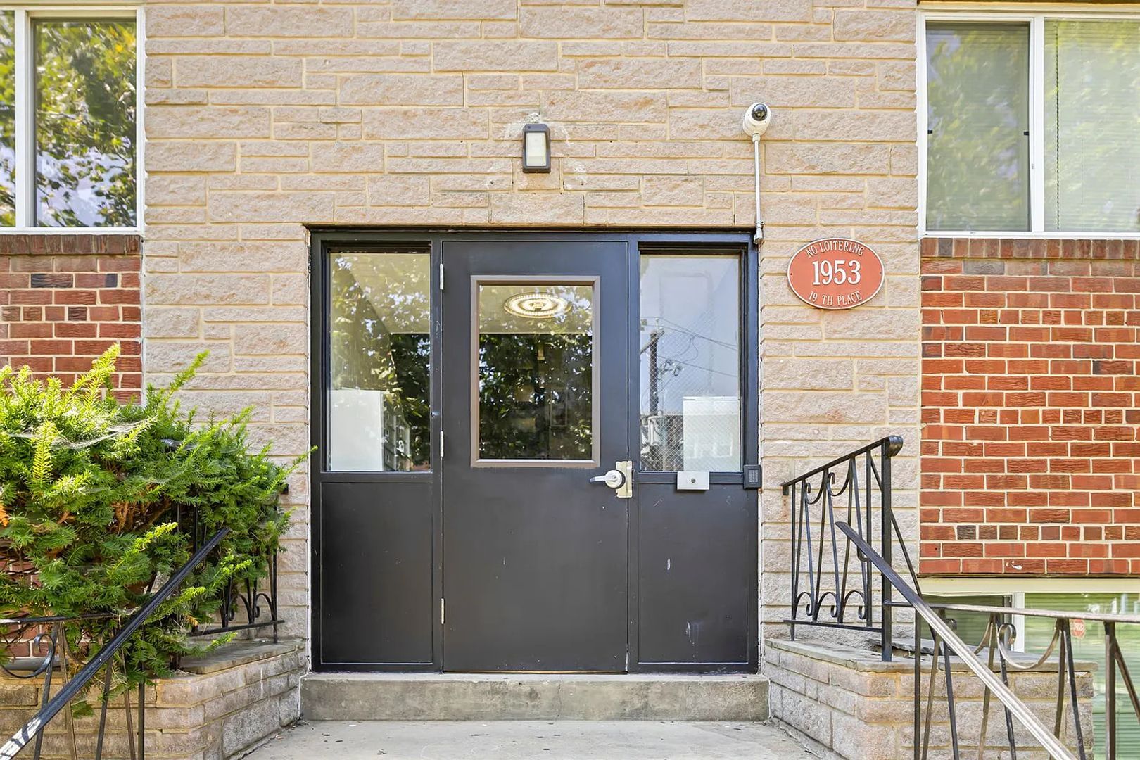 Washington Apartment: 1953 19th Place SE