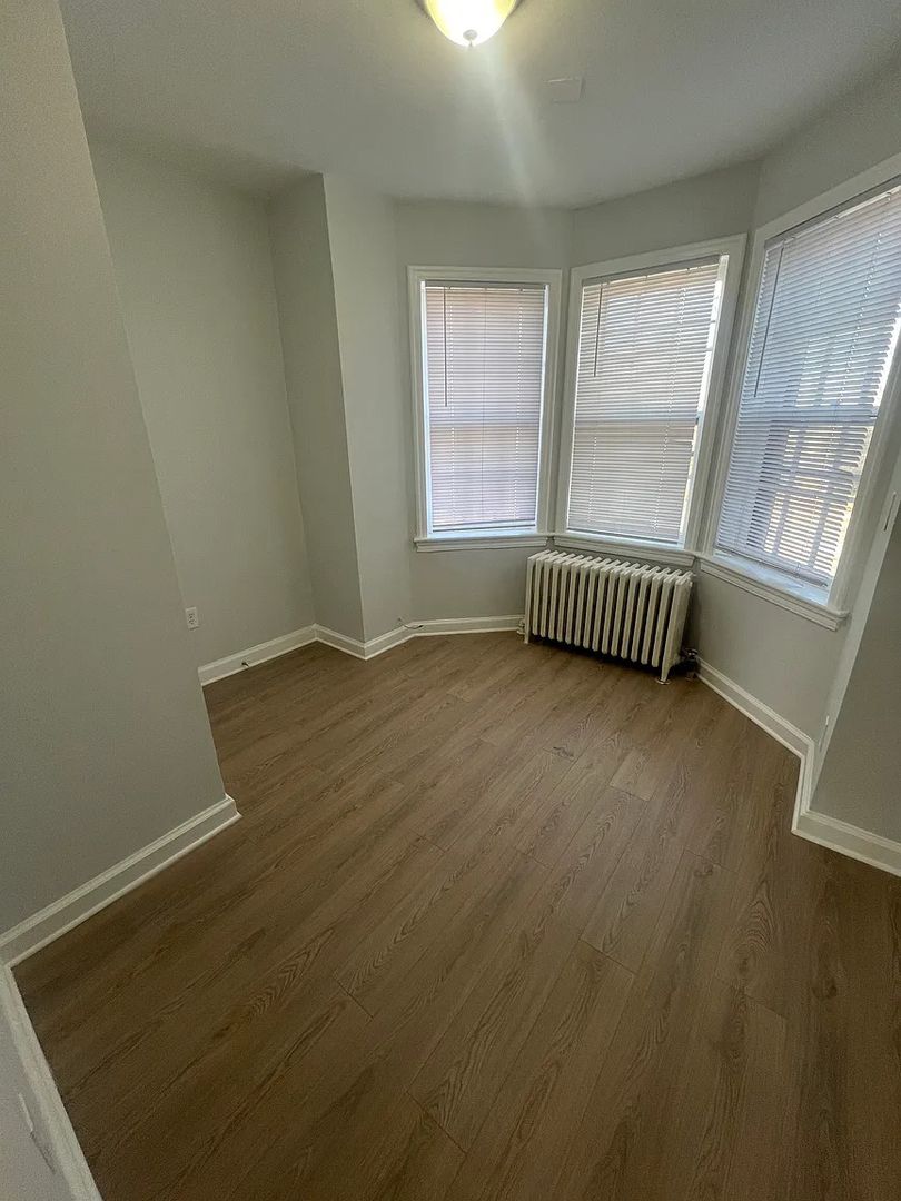 Washington Apartment: 2925-2929 Pennsylvania Ave SE