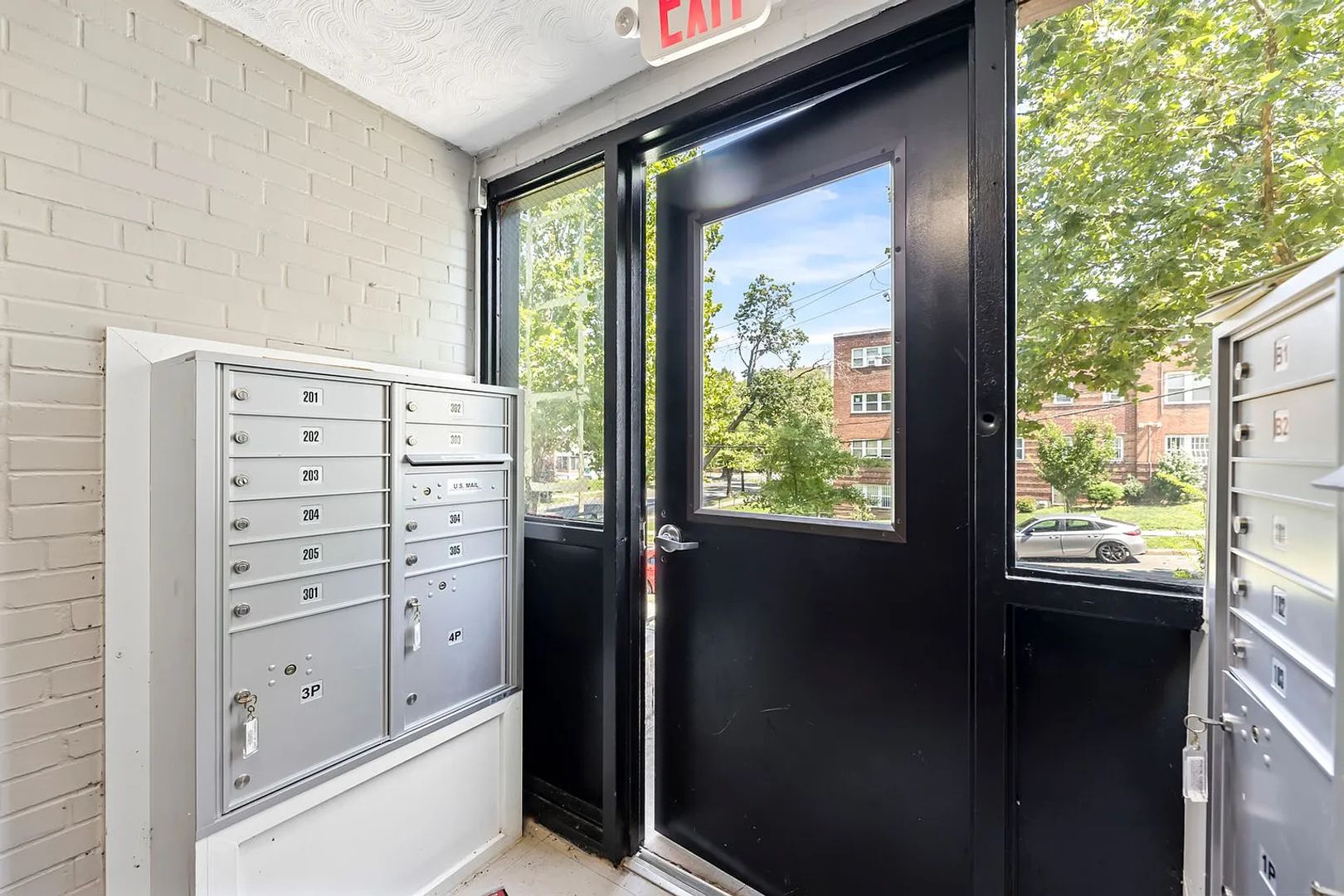 Washington Apartment: 1953 19th Place SE