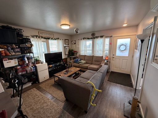 Newer 3 bdrm/2 FULL baths with AC near WWU – photo 1