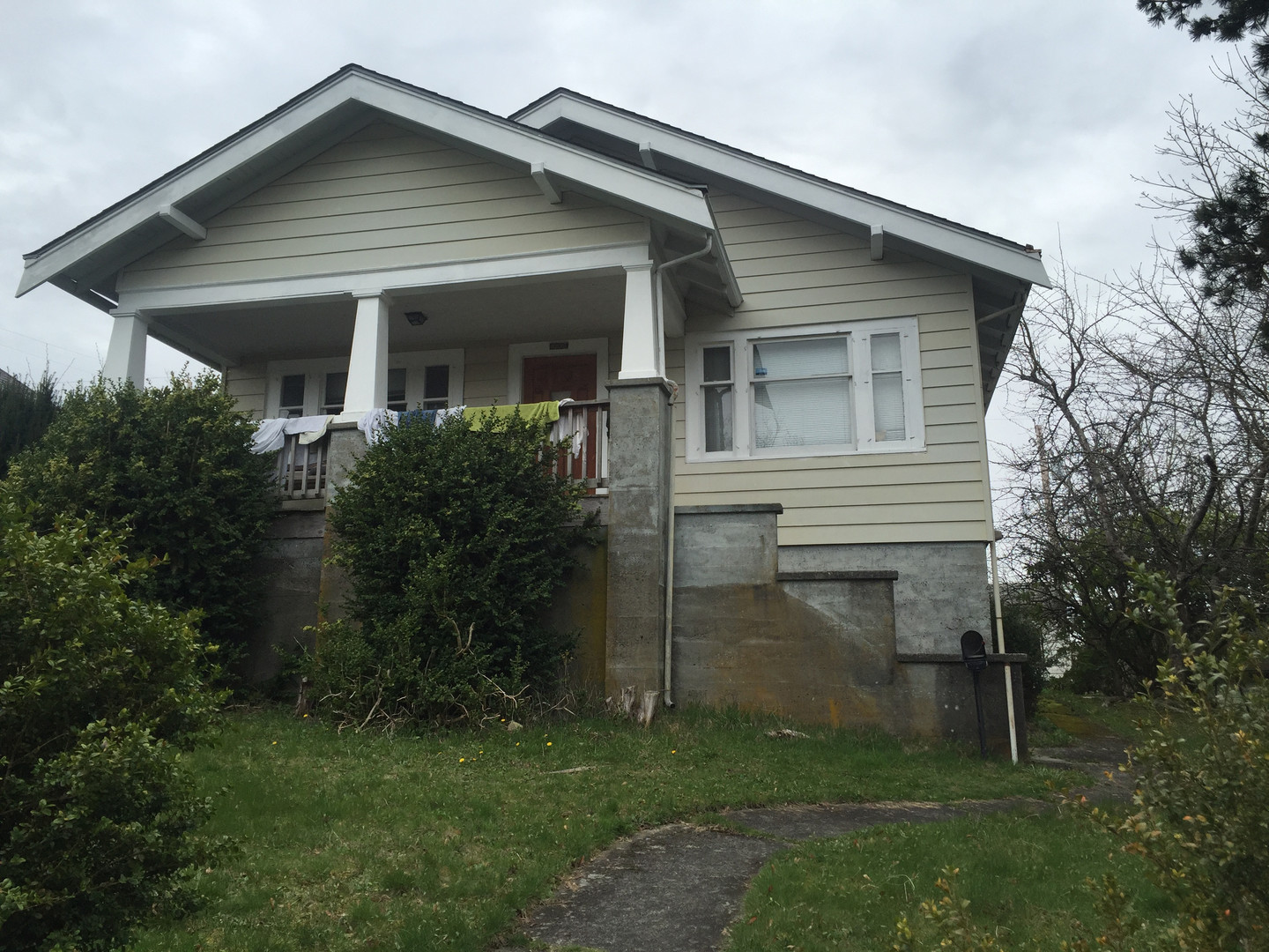 Bellingham House: 1005 Newell St