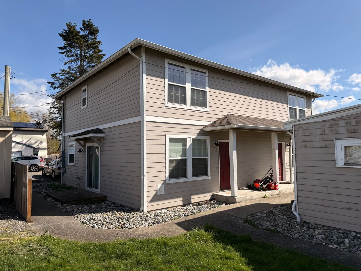 Bellingham Apartment: 2430 Pacific St