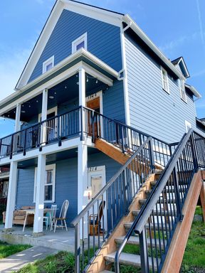 FIFTH ROOMMATE NEEDED! 6 bdrm/2 bath near WWU and Downtown! LEASE ASSIGNMENT OPPORTUNITY! – photo 1