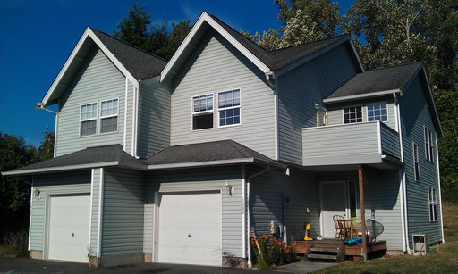 Large 3 bedroom + Den townhome! – photo 1