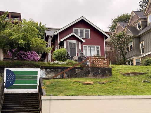 SUMMER SPECIAL on this classic 6 bdrm/2 bath with views near WWU – photo 1