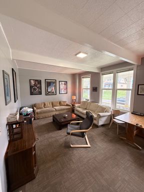 PRELEASING: 4+bdrm/2 bath in York Neighborhood – photo 1