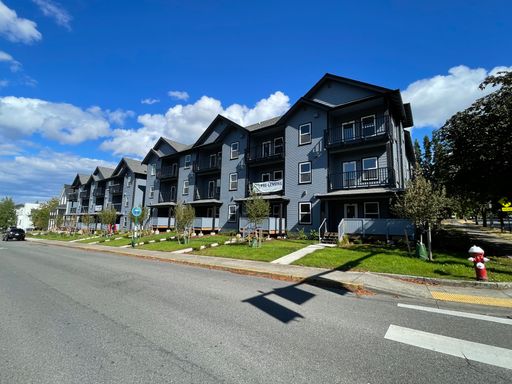 PRELEASING: Ground Floor ADA-accessible 2 bdrm + Den/1 bath Near WWU and Downtown! ONE MONTH FREE! – photo 1