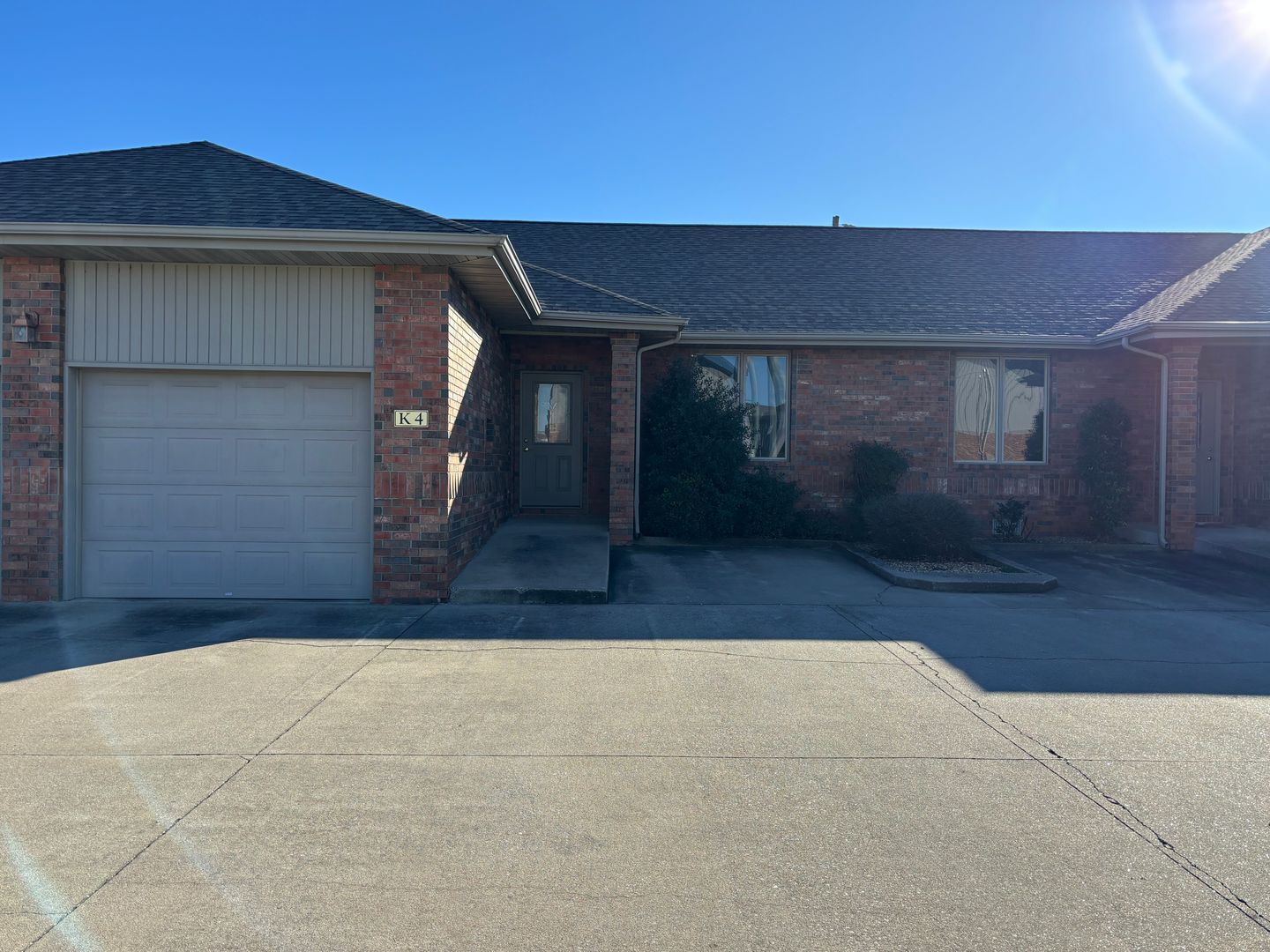 Springfield Condo: 3153 S. Kimbrough Ave