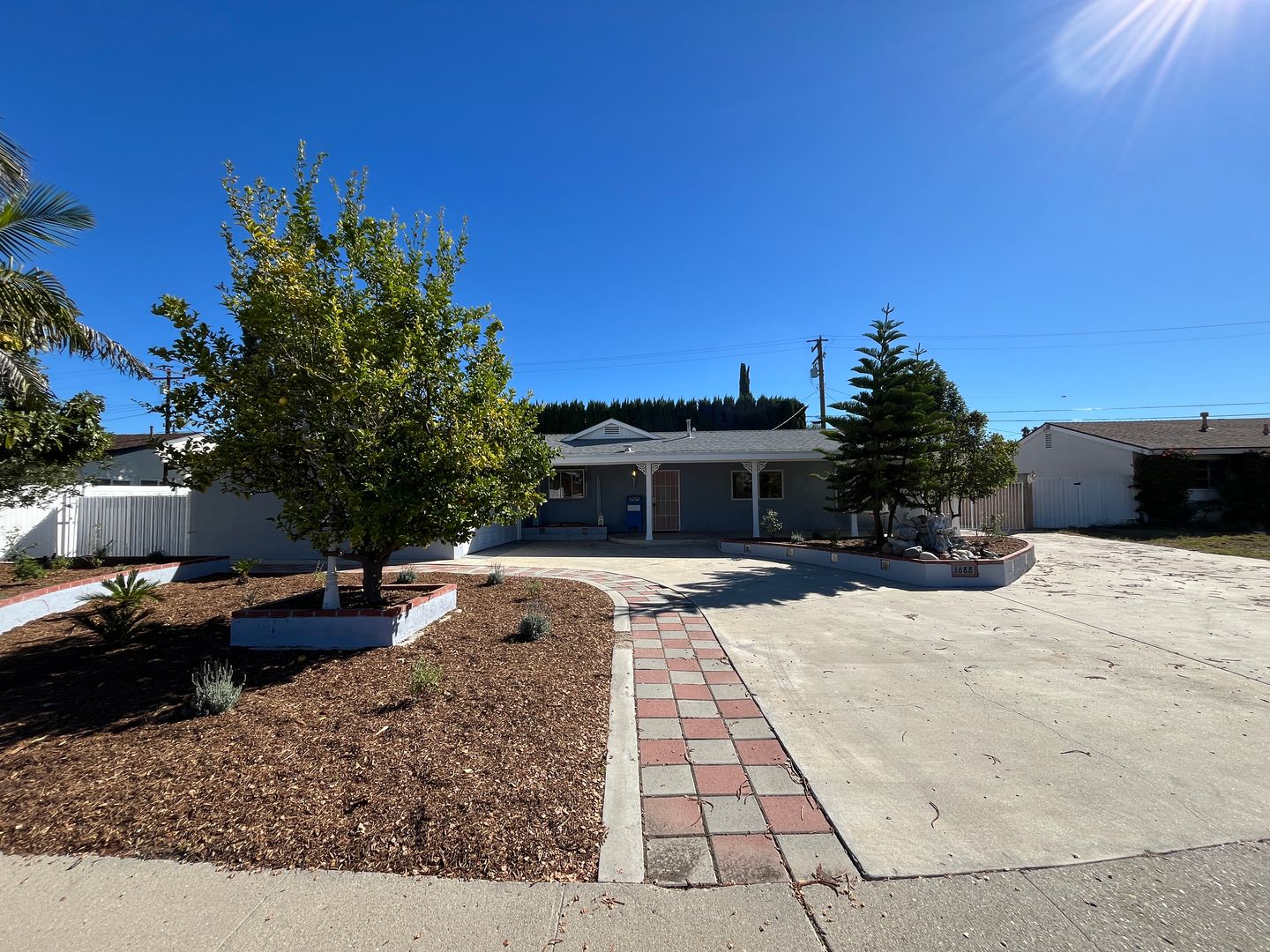 Simi Valley House: 1688 Bodie Ave.