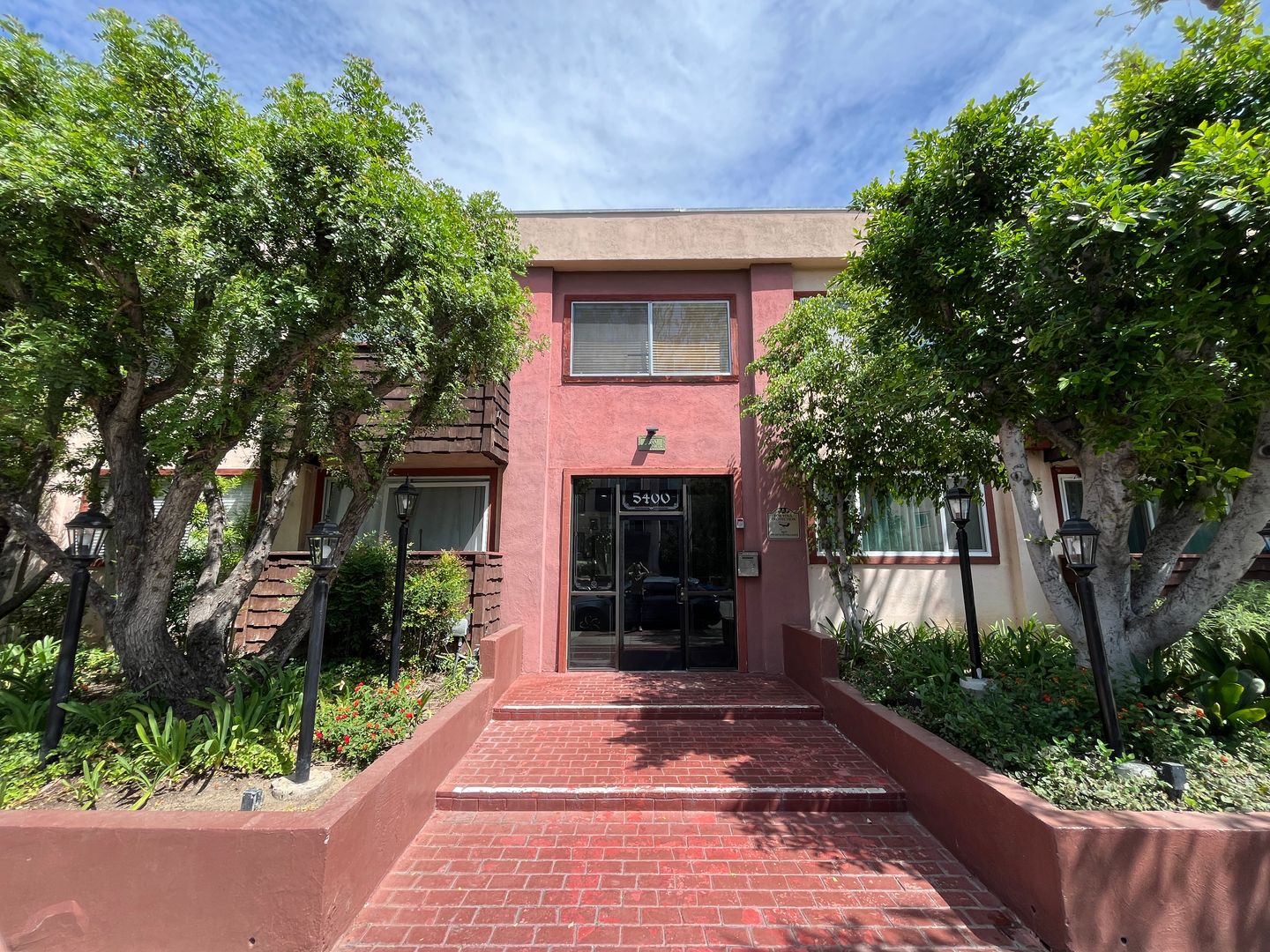 Encino House: 5400 Newcastle Ave. #43