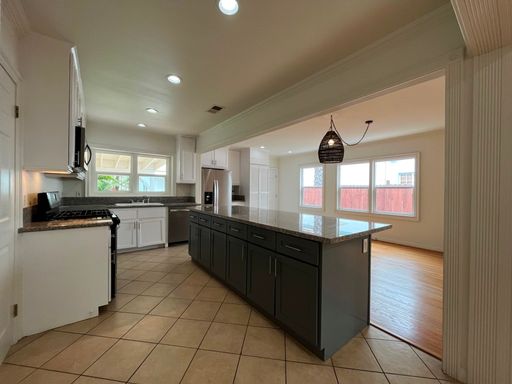 MOVE-IN READY! House w/full guest unit; near Ventura Blvd! – photo 1