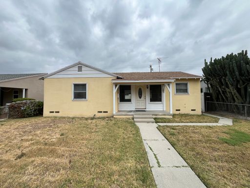 MOVE-IN READY 3+2 w/laminate wood floors + appliances in Reseda! – photo 1