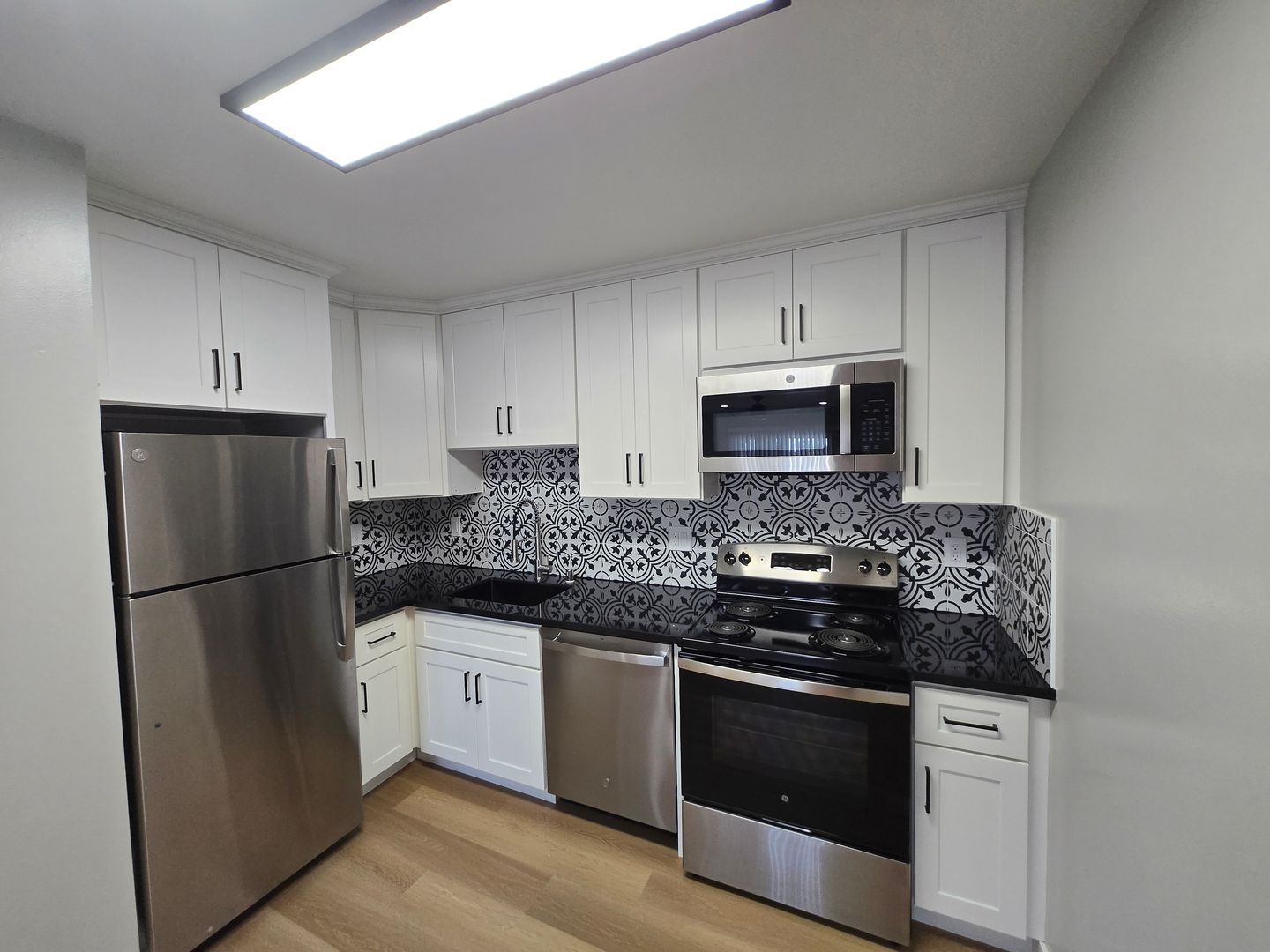 SAN LEANDRO Apartment: 14400 EAST 14TH STREET