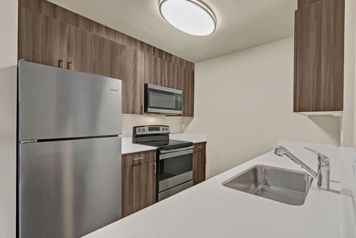 Spacious One Bedroom One Bath – photo 1