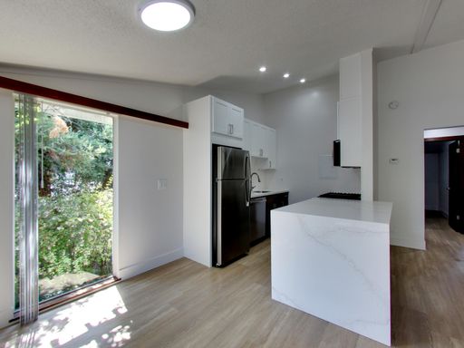 Comfortable 2 Bedroom, 1 Bath Stilt Unit – photo 1