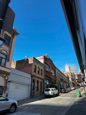 Great office Space located in the heart of Chinatown – photo 1