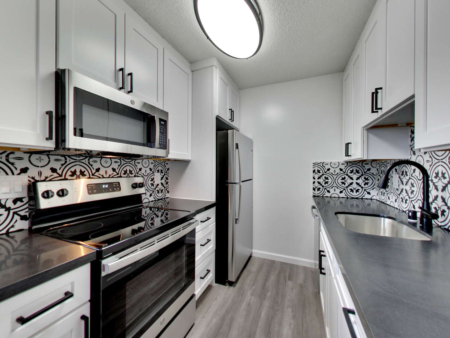 SAN LEANDRO Apartment: 14433 BANCROFT AVENUE