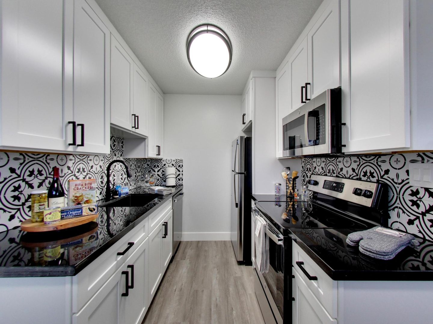 14433 BANCROFT AVENUE - Main Image