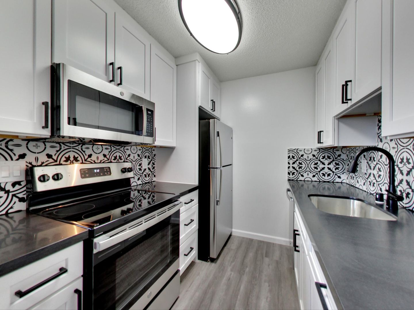 SAN LEANDRO Apartment: 14433 BANCROFT AVENUE