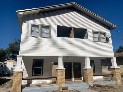 CHARMING AND UPDATED 2 BEDROOM 1 BATH – photo 1