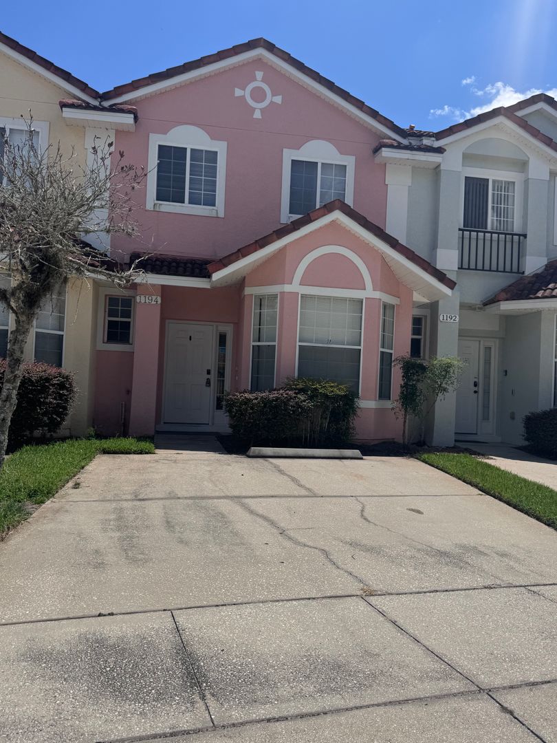 KISSIMMEE House: 1194 S BEACH CIRCLE