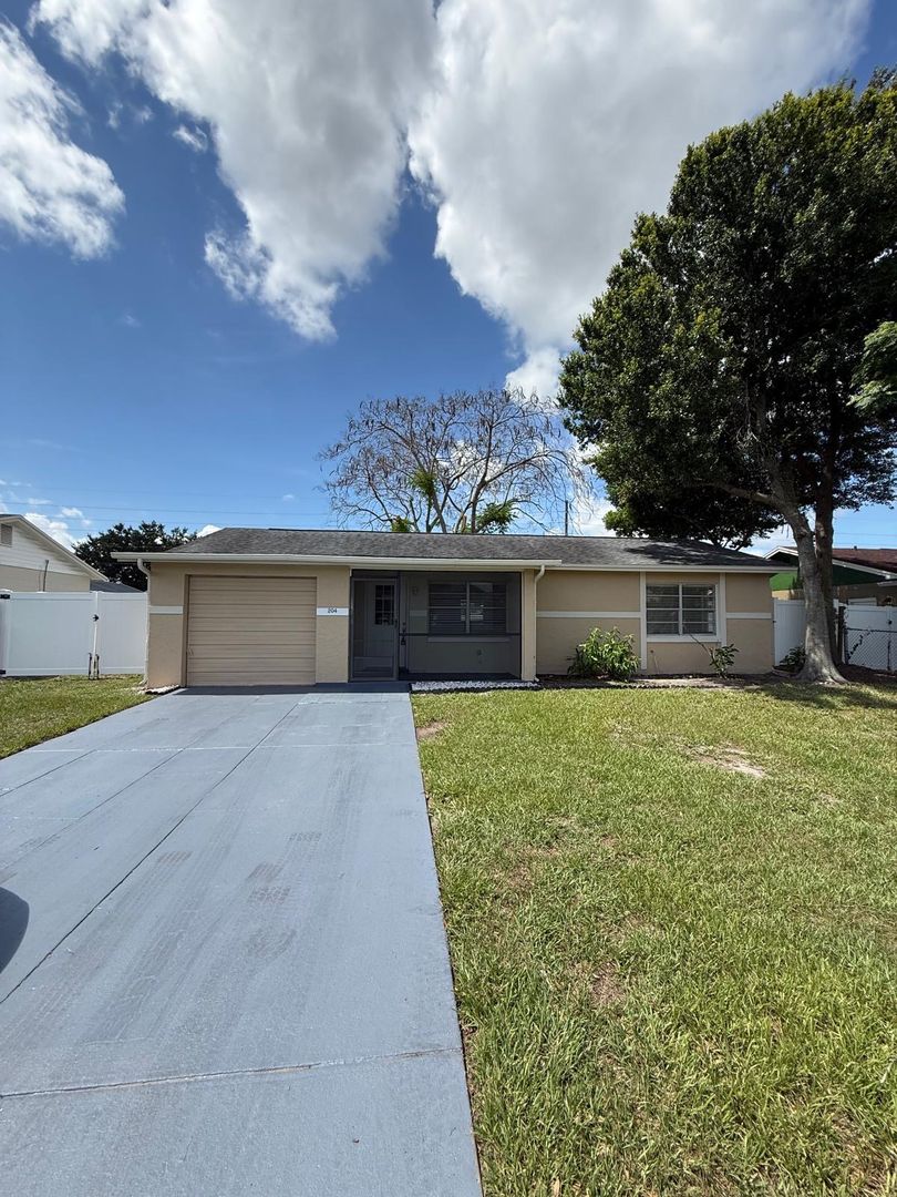 KISSIMMEE House: 204 LA PAZ DRIVE