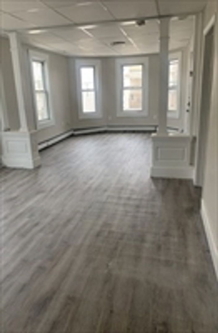 Lawrence Apartment: 6-8 Conduit Street