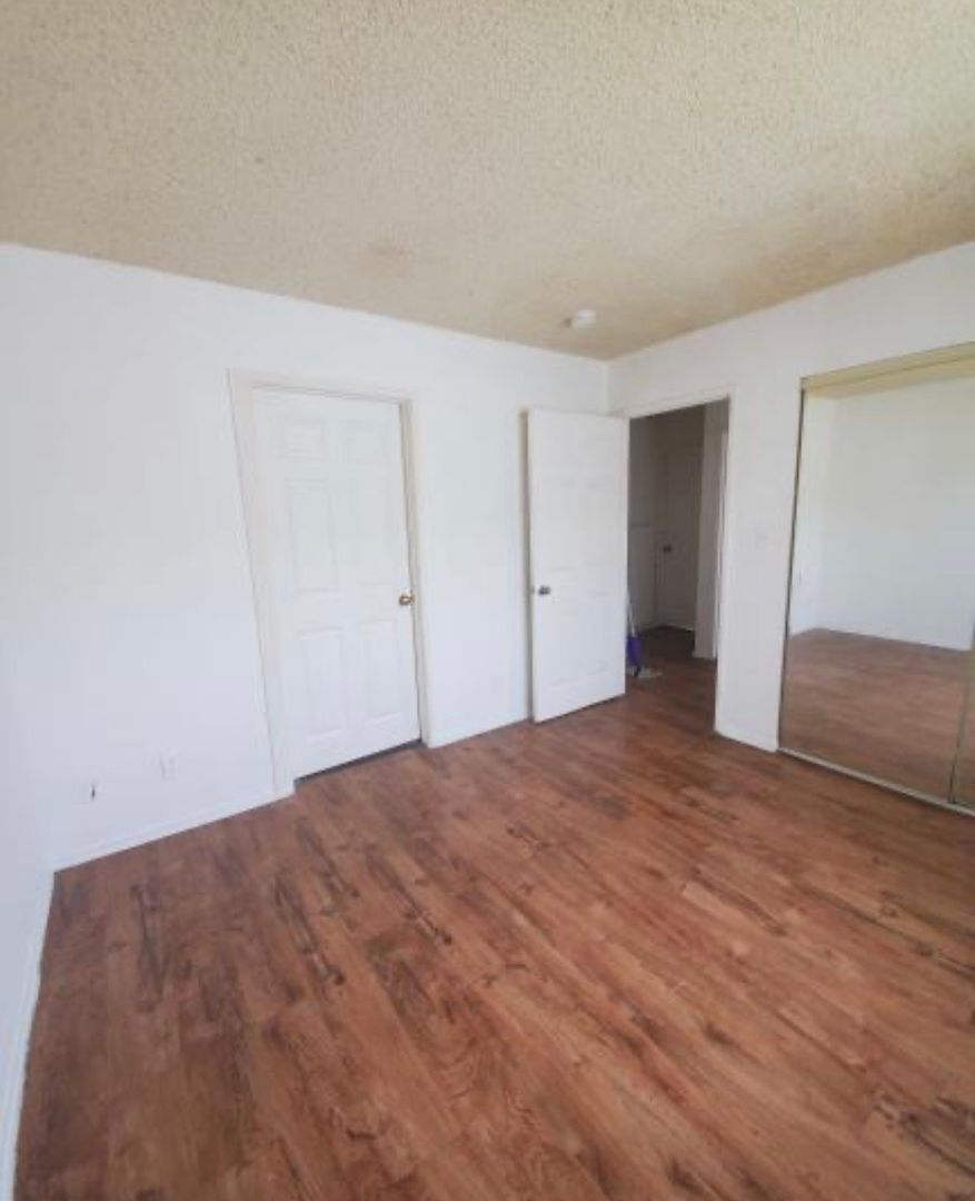 Los Angeles Apartment: 5971 West Blvd.