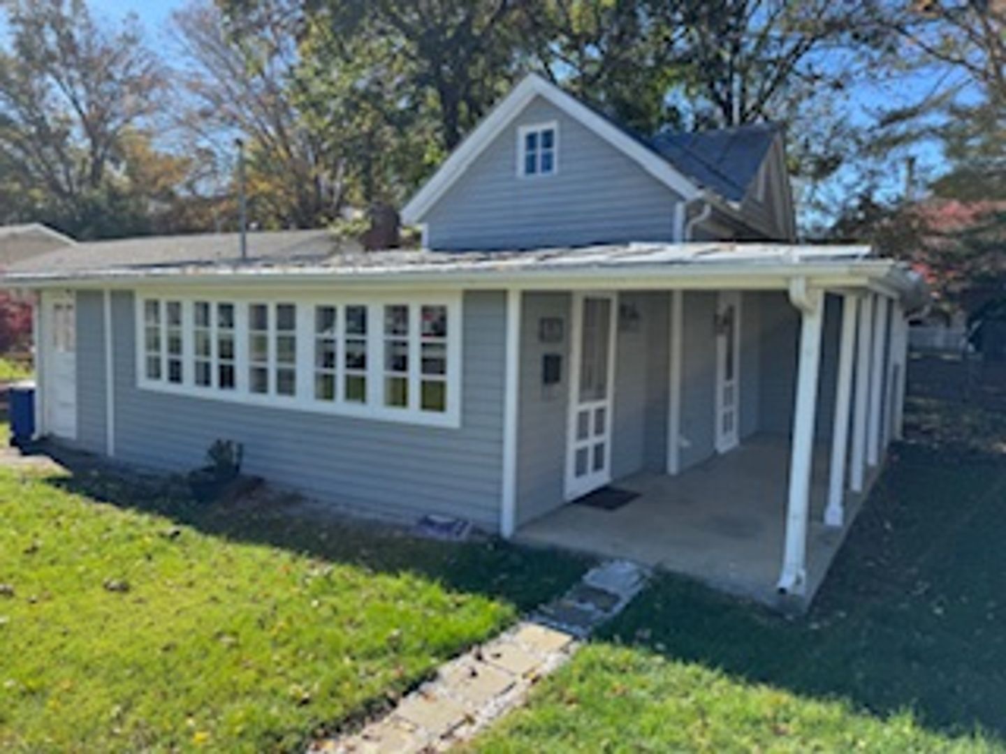 Lexington House: 510 1/2 S Main Street