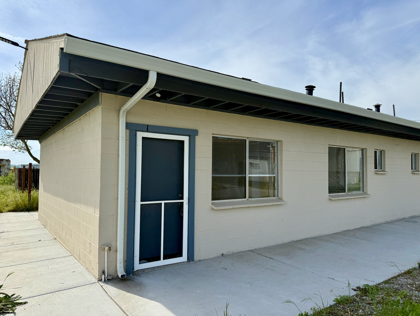 Hollister Apartment: 7664 Lake Rd