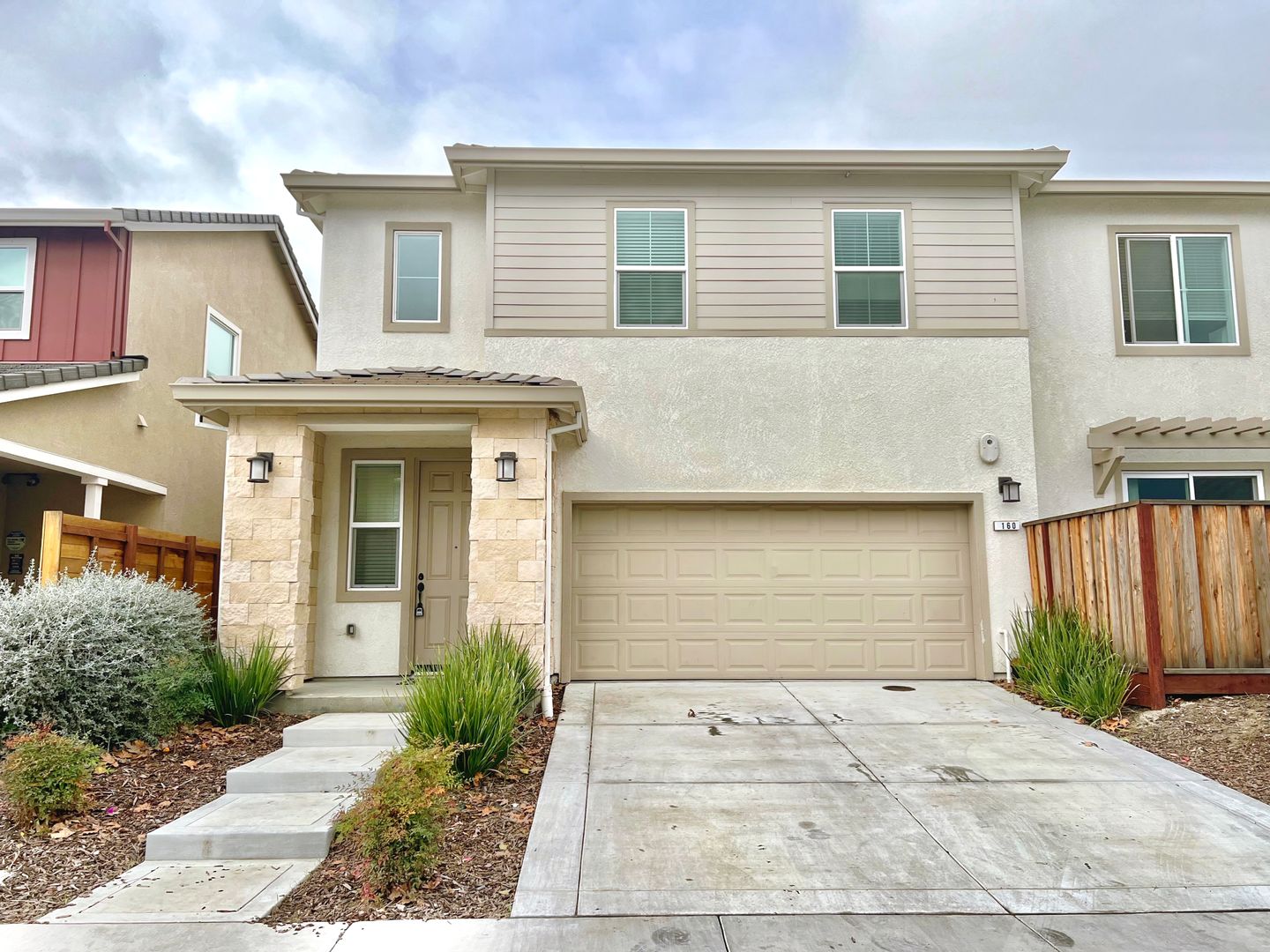 Hollister House: 160 Prancer Lane