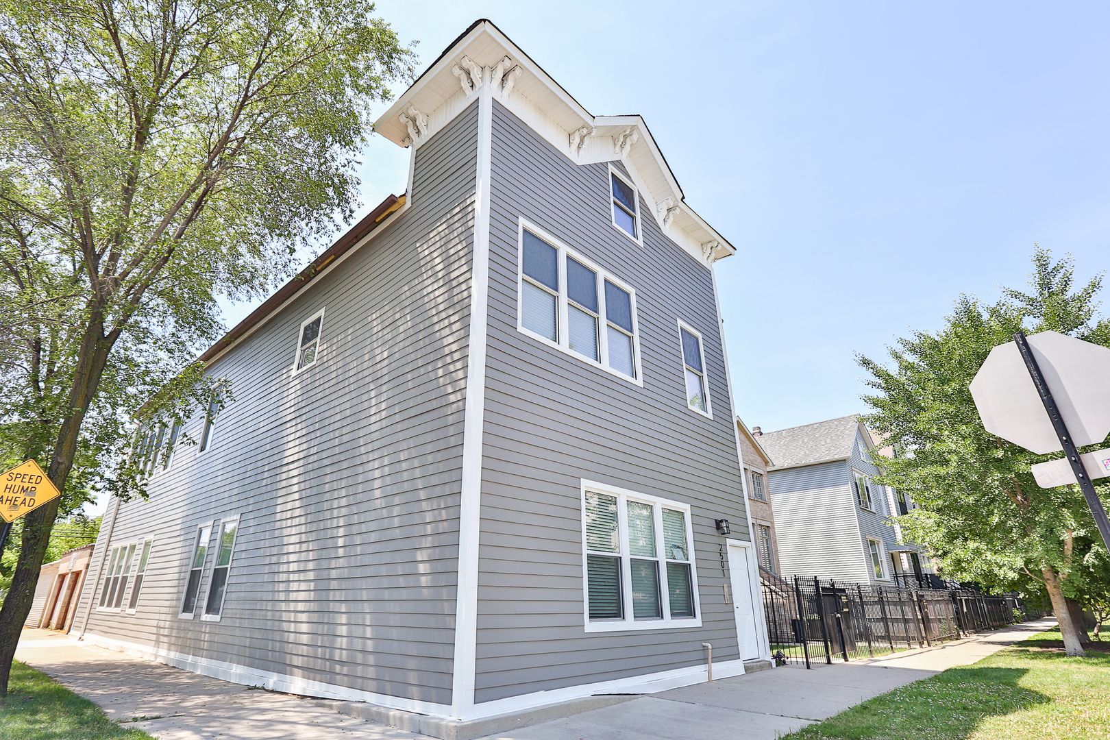 Chicago Apartment: 2501 W Cortland St - 3