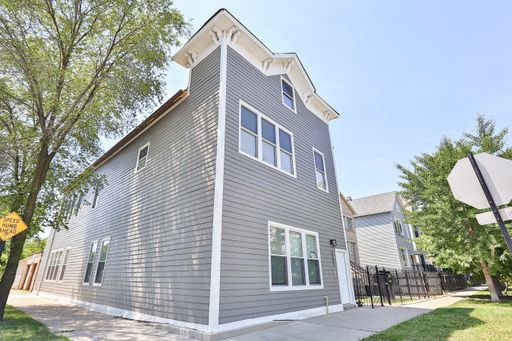 BE THE FIRST PERSON TO SIT ON THE TOILET! BRAND NEW 1BED/1BATH IN LOGAN SQUARE/BUCKTOWN – photo 1