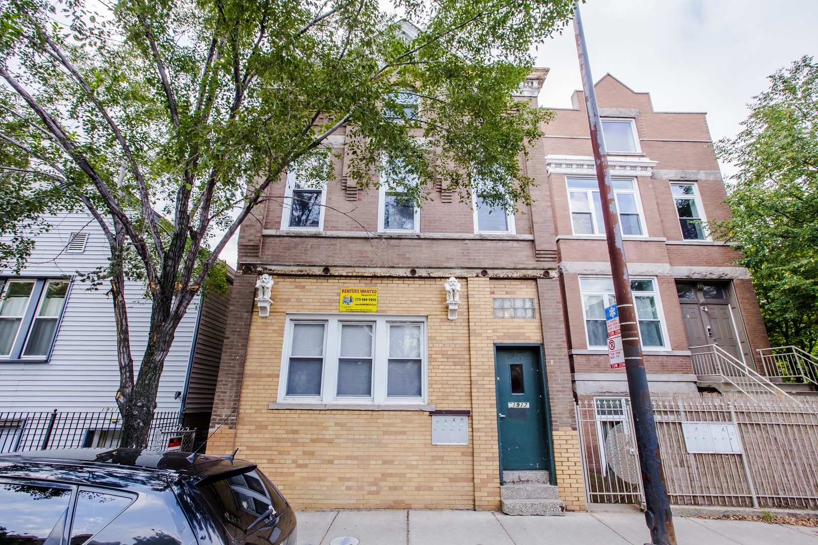 Chicago Apartment: 1917 W Armitage Ave, #1F