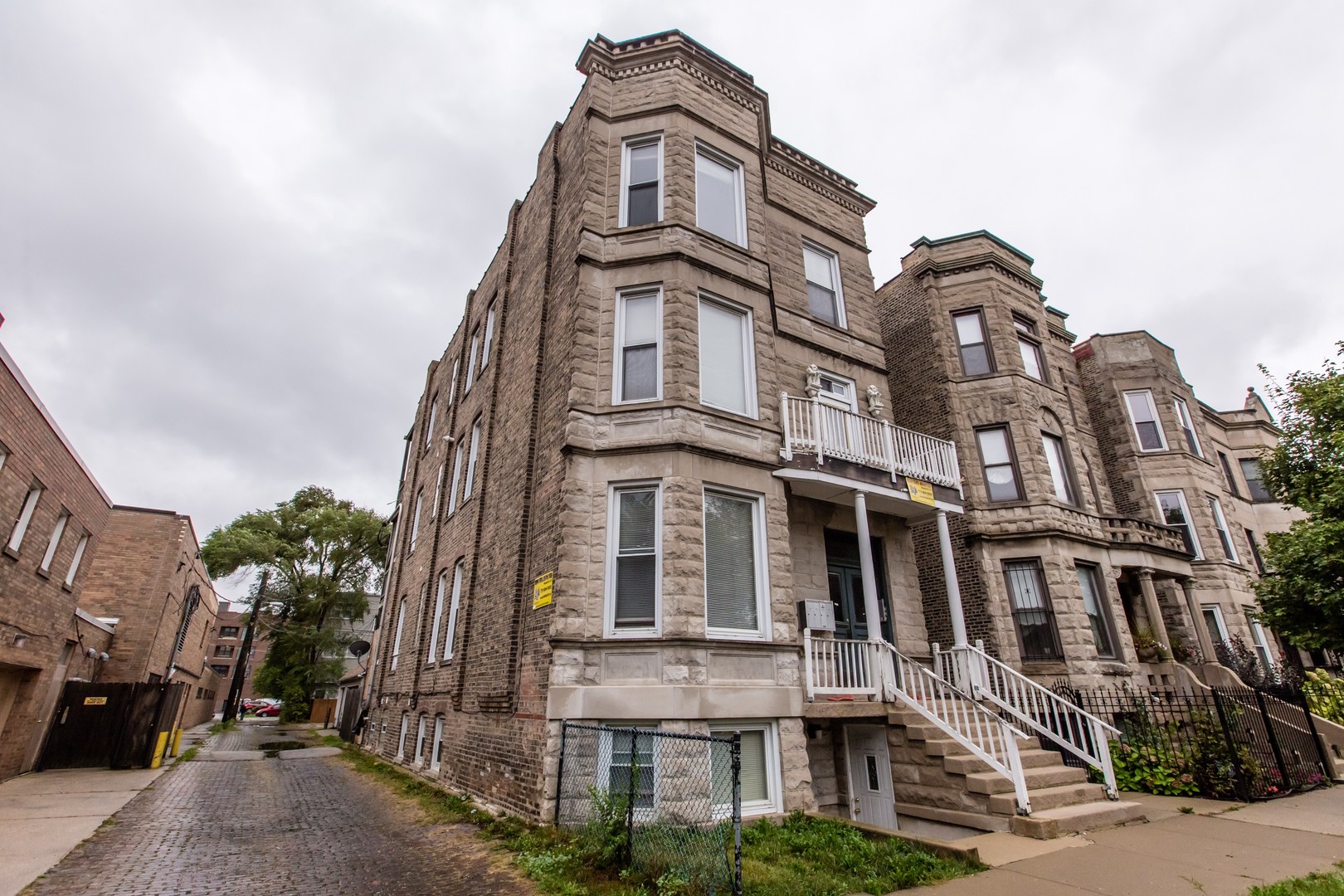 Chicago Apartment: 1512 N Oakley Blvd