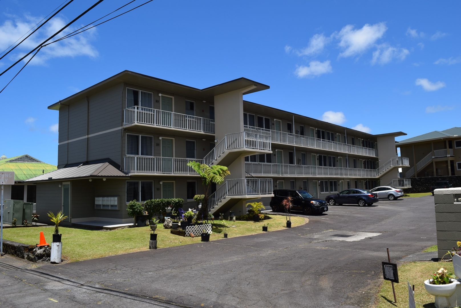 Hilo Apartment: 131 Kukuau St